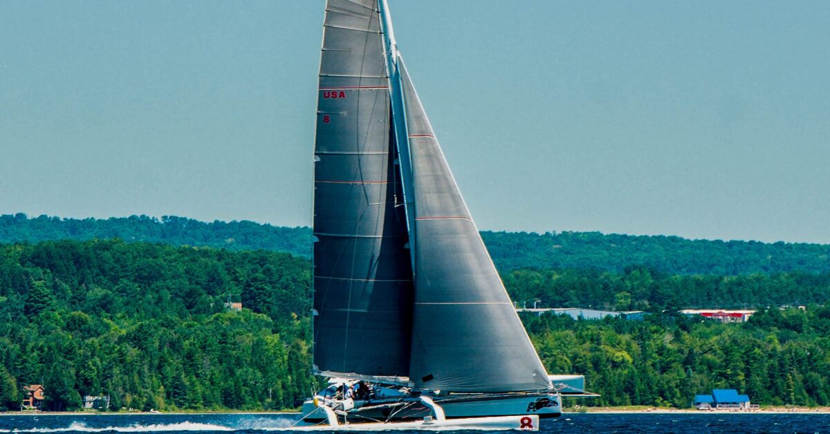 Arete sails into history with new Chicago Mackinac course record
